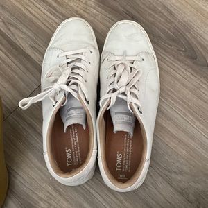 Super comfy off white sneakers